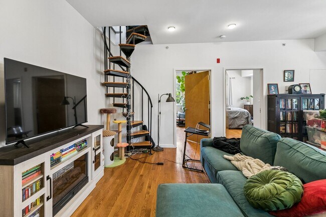 Photo - Well-maintained 2-bedroom, 1-bath bi-level apartment | Washington Square West