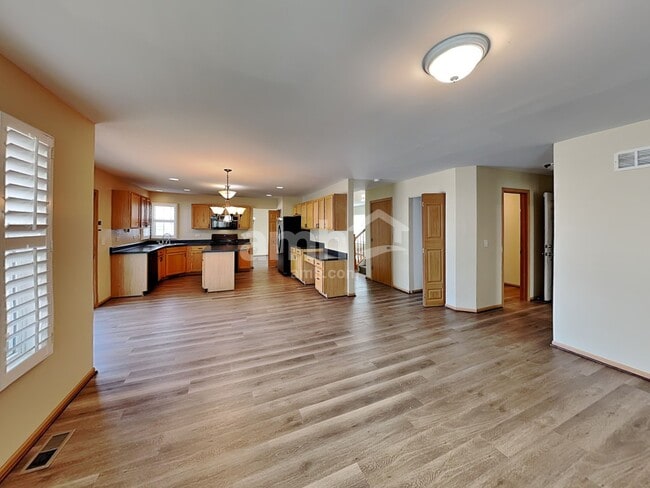 1217 Dauphin Dr