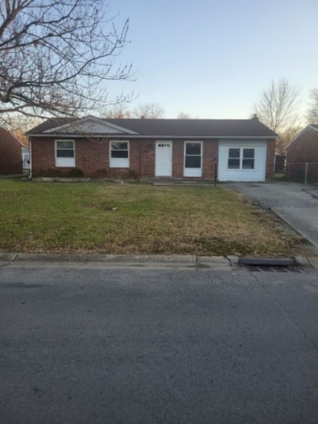 Building Photo - 4  Bedroom Home Ready Now