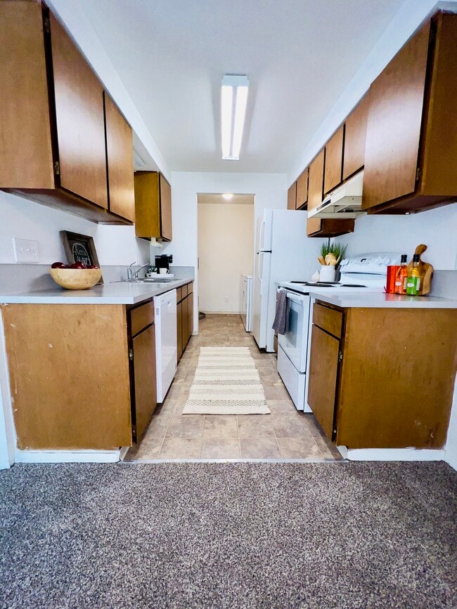 Photo - River Street Apartments