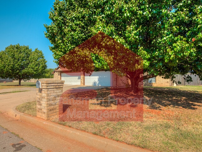 Photo - 2707 Silvertree Dr House