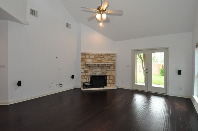 Photo - 3323 Pine Needle Cir