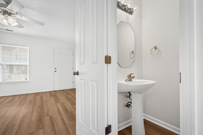 Photo - 2961 S Rutherford Blvd