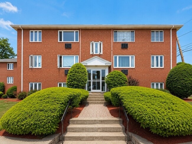 Building Photo - 194 Lexington St Unit U1