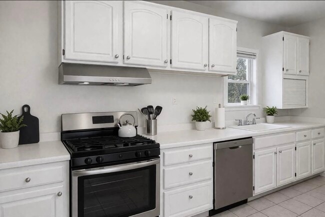 Photo - 248 E 50th St