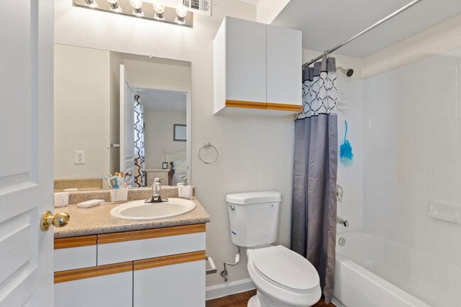 2 Bed Th guest bath