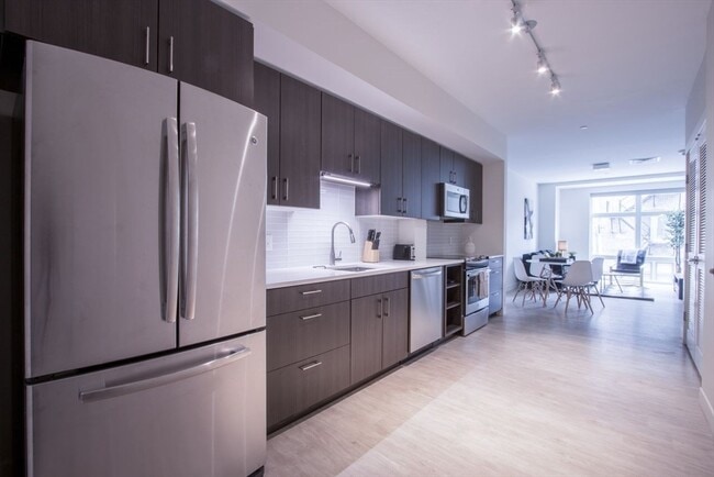Photo - 900 Beacon St Unidad 205