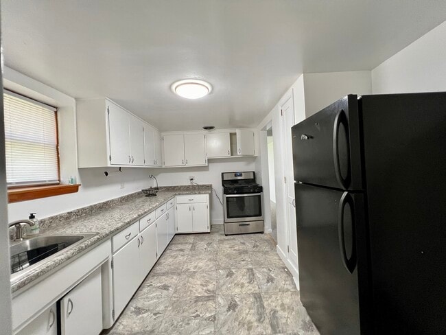 Photo - 8016 Knox Ave