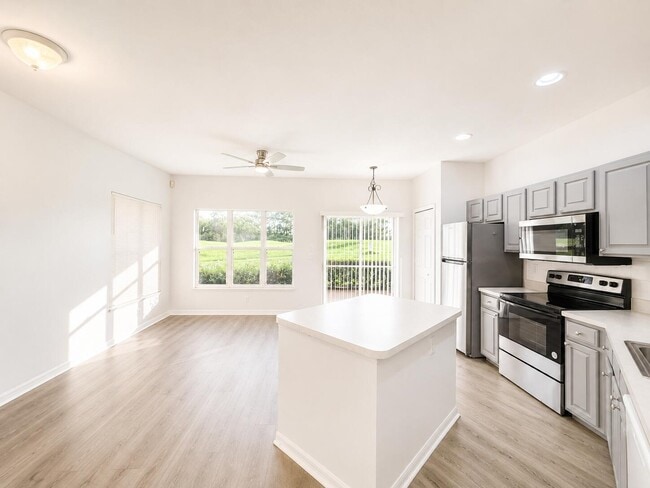 Building Photo - 9833 Perfect Dr Unit 169