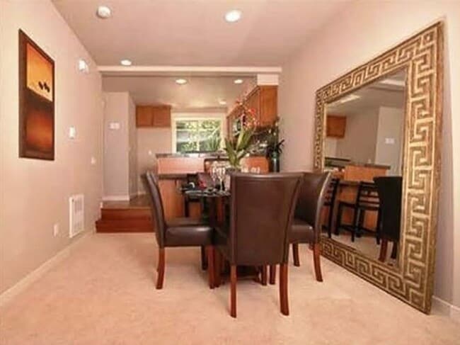 Beautiful townhouse 3 beds 2.5 baths. - Beautiful townhouse 3 beds 2.5 baths.