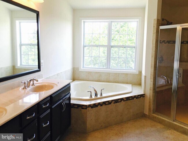 Photo - 42850 Edgegrove Heights Terrace