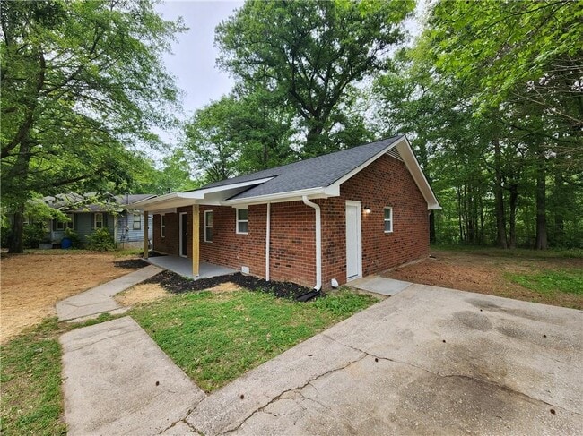 723 W Creek Cir