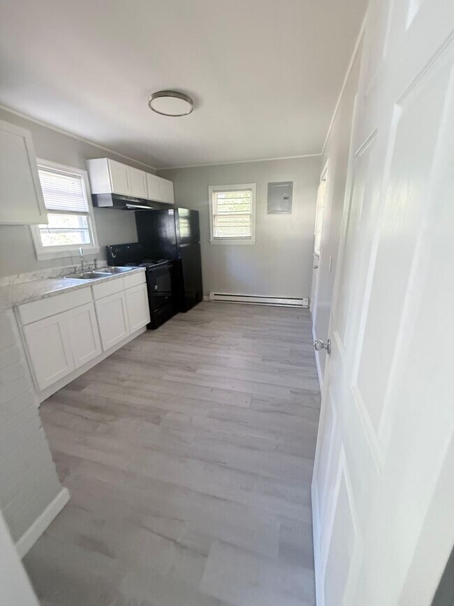 Photo - 110 Brown St Unit B