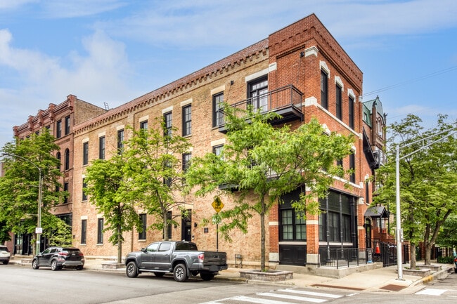 Photo - 1339 N Noble St Unit 1