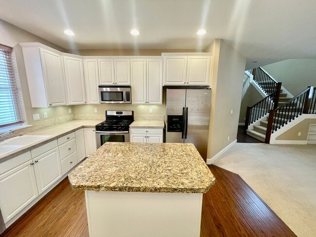 Photo - Well Appointed, Open Floor Plan 3-bedroom, 2.5-bathroom home in Beaverton