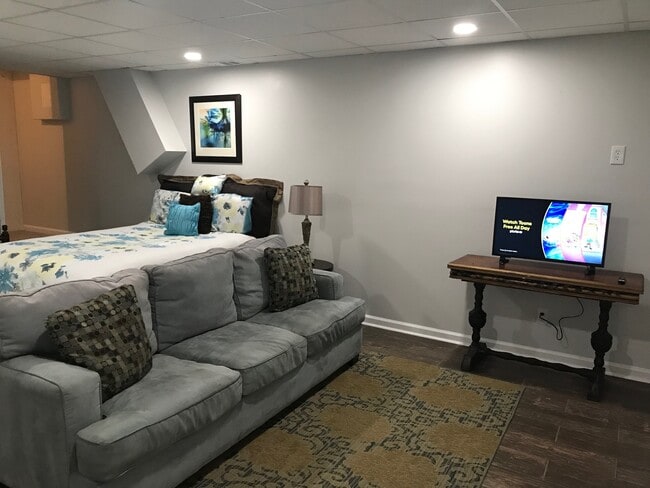 Building Photo - 6605 Destiny Dr SE Unit Stylish Studio Apartment