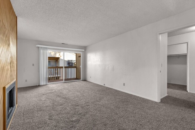 Photo - 2bed, 2bath condo with W/D, Balsony and river access Unit 42