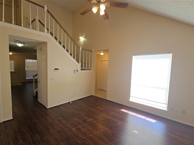 Photo - 2814 Great Lakes Ave