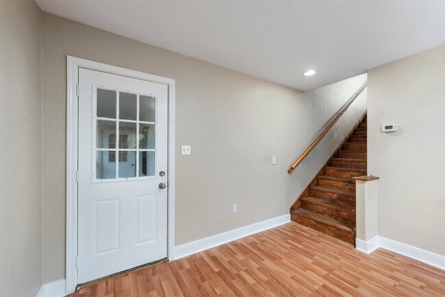Photo - 1728 Connorvale Rd