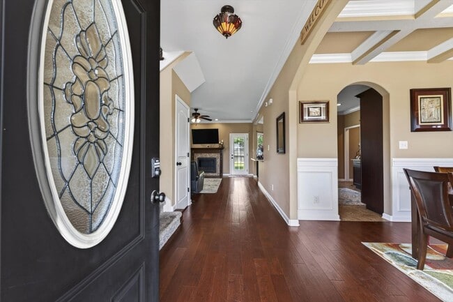 Photo - 719 Sturdivant Dr
