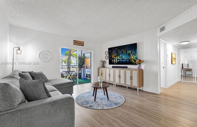 Building Photo - 8680 SW 212th St Unit 105