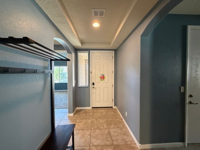 Photo - 4 Bedroom Single Story Home Available Near Golf Course Rd & Southern Blvd!