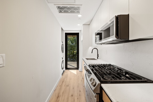 141 N St