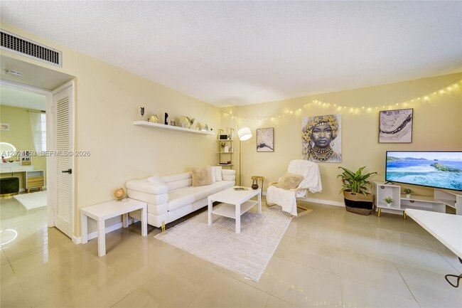 Photo - 1040 SE 4th Ave Unit 128