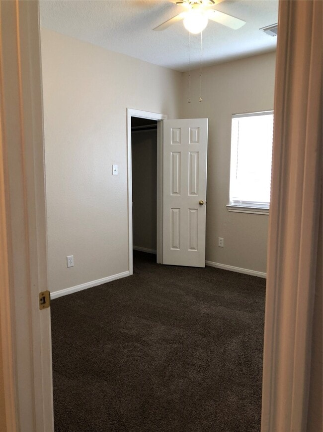 Photo - 818 Oak Lodge Ct