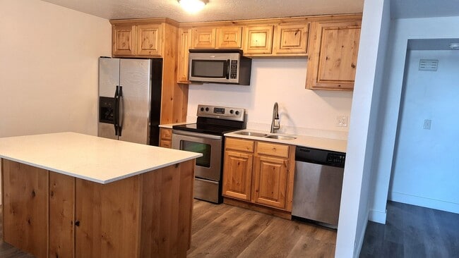 Building Photo - 935 E 600 S Unit 11