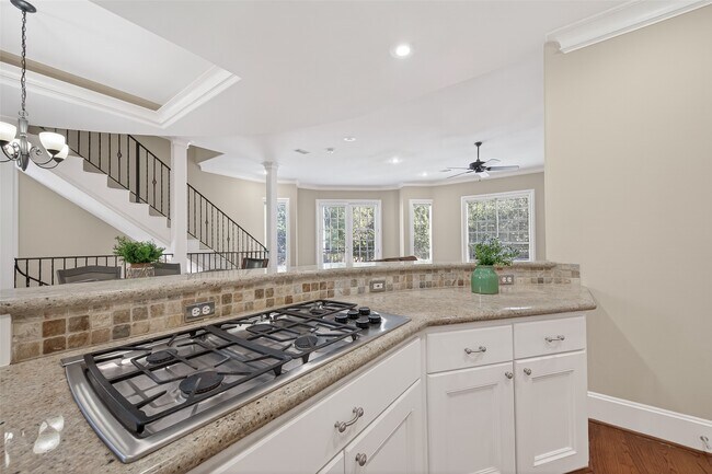 Photo - 105 Detering St