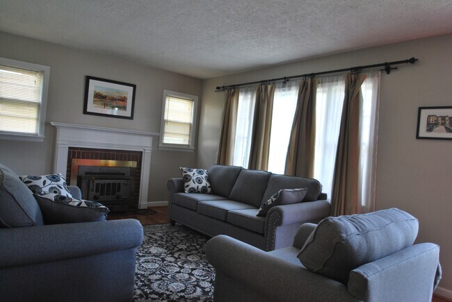 Photo - 216 Zandale Dr