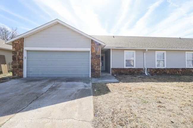 Photo - E 31st Ct Duplex Unit 12926