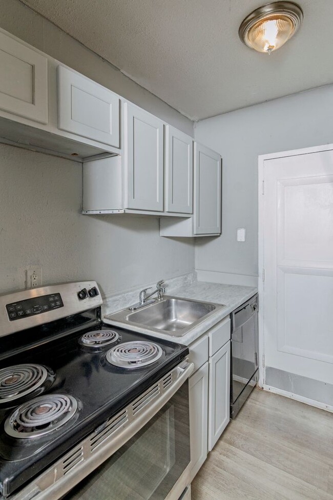 1834 John Calvin Ave Unidad 11