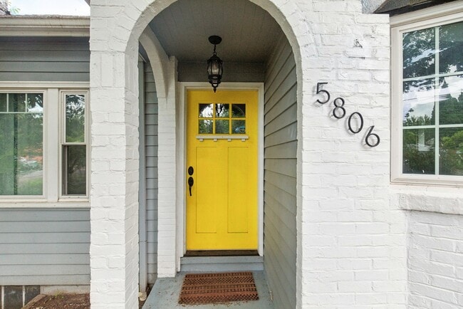 Photo - 5806 NE 60th Ave