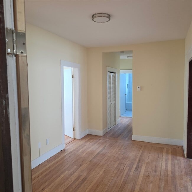 Building Photo - 39 Goodale Rd Unit 2