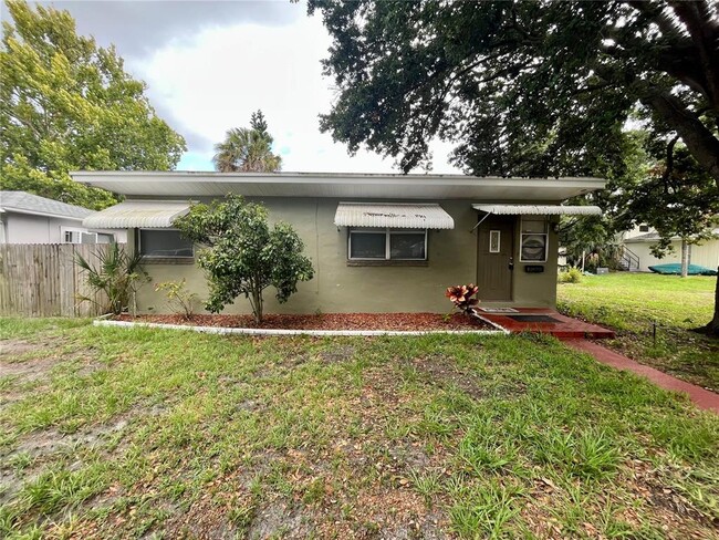 Photo - 860 44th Ave N Casa