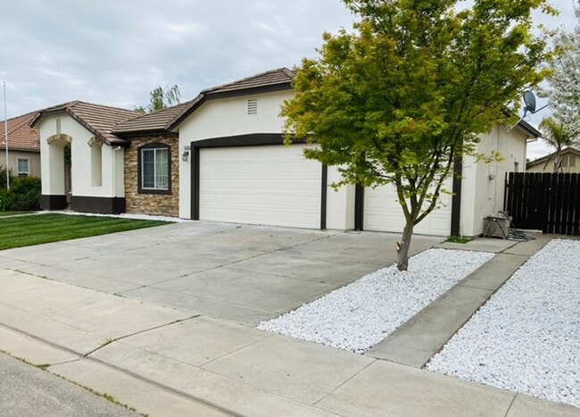 Photo - Stunning Manteca Home with 4 Bedrooms, 3 Baths - Single-Story Home with RV Access and Upgrades Ga...