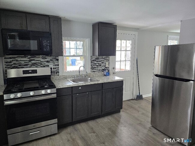 Photo - 116 Rosette St