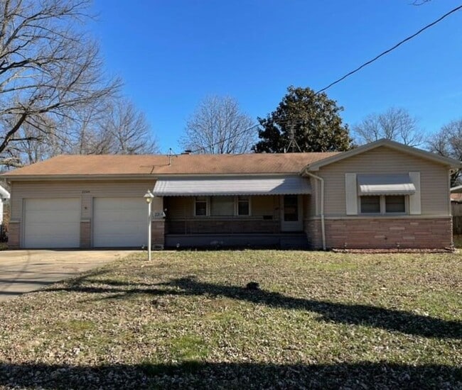 Building Photo - GREAT LOCATION!! Close to Mercy Hospital! Rental
