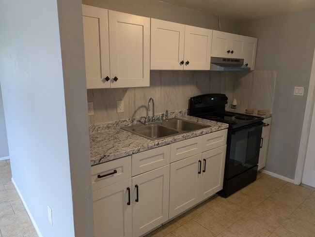 9415 Eastfield Rd Unit B