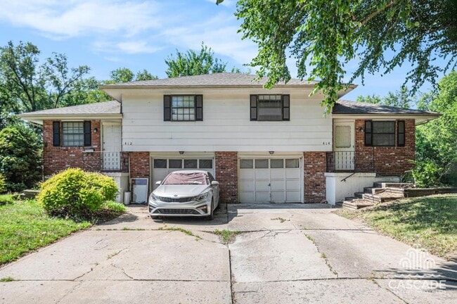 Photo - 414-414 SW Chicago St