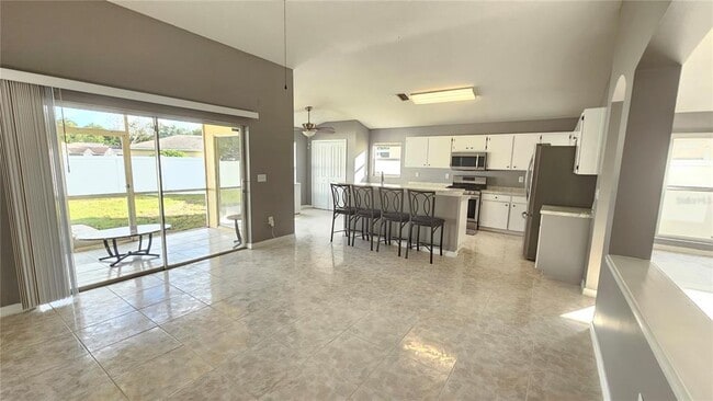 Photo - 1610 Bondurant Way