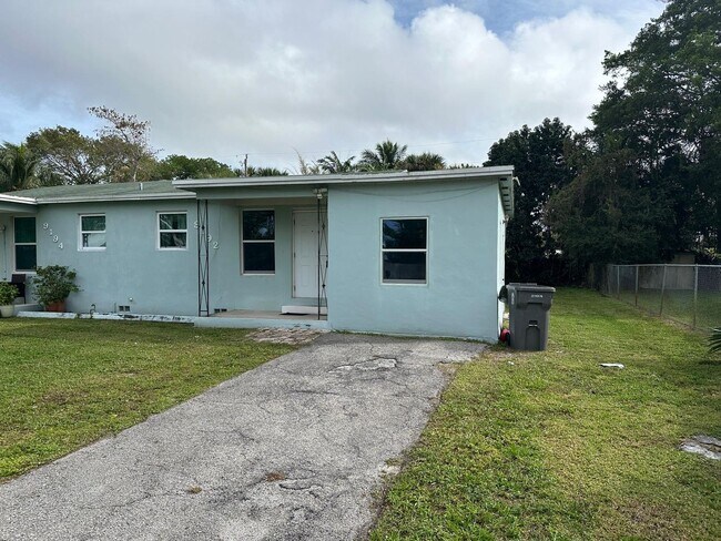 Building Photo - Sunrise Dr. Duplex Unit 9192 Sunrise Dr.