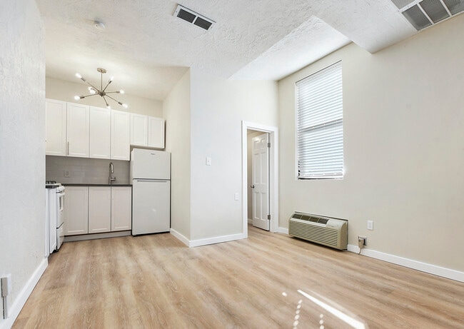 Building Photo - 416 Bailey Ave