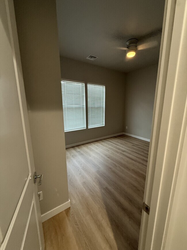 Photo - 1367 Harker Ct