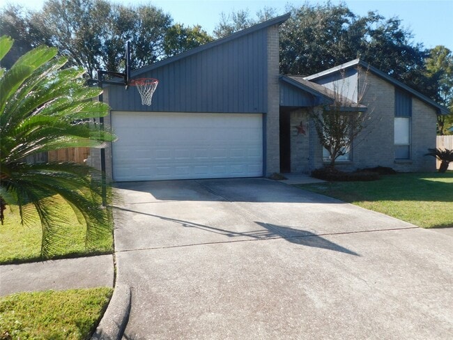 Building Photo - 3014 Windemere Dr