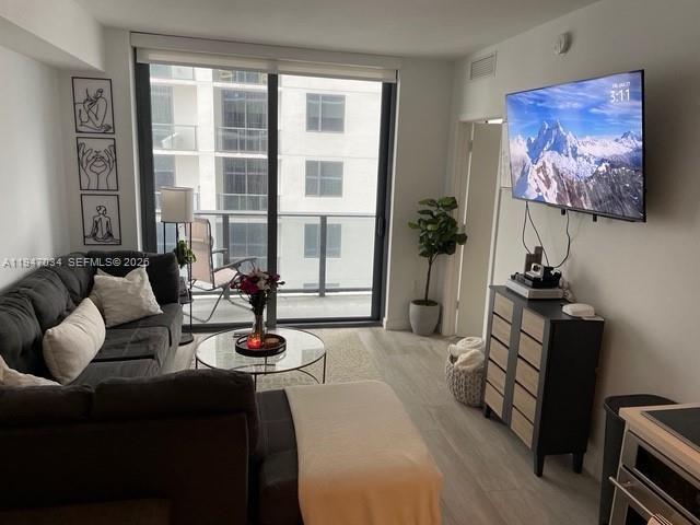 Photo - 55 SW 9th St Unidad 3209