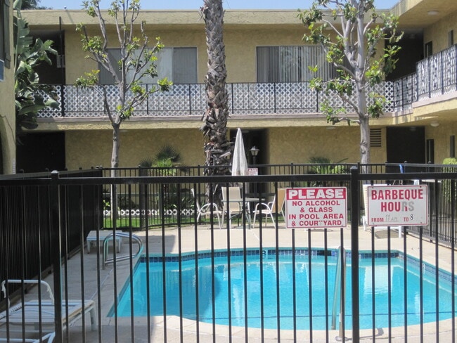 Photo - Balboa Boulevard Apartments