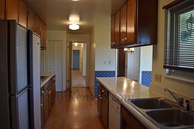 Photo - 207 Diamond Oaks Rd